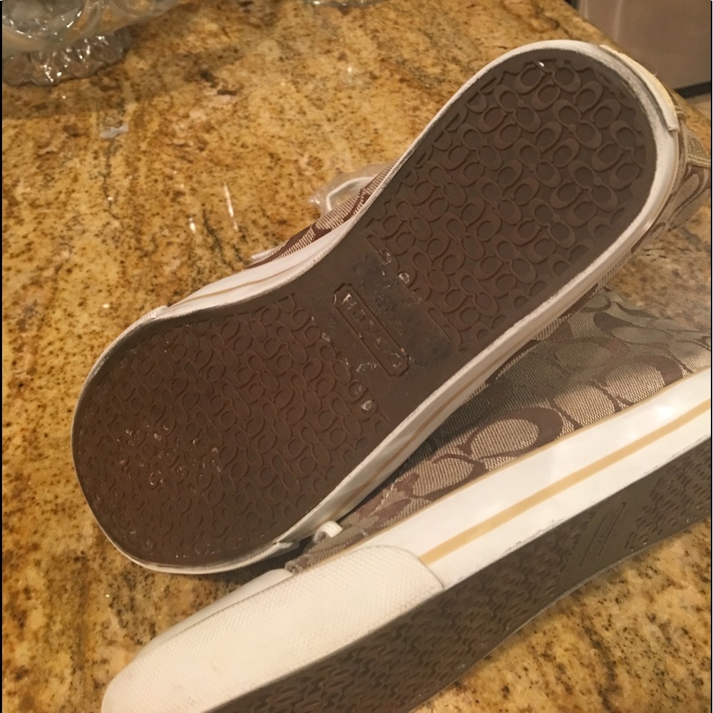 Boots coach - Picture 2 of 6